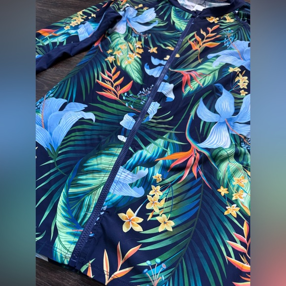 NWT BEACH HOUSE SPORT Swim Shirt Rash Guard L - Picture 5 of 8